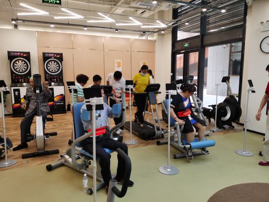 实探世界杯“指挥中枢”：AI接管绿茵场中国科技企业“爆改”顶级体育赛事(图1)